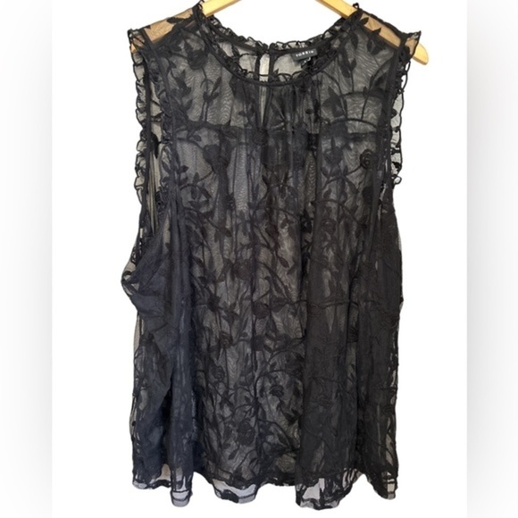 Torrid Deep Black Floral Embroidered Mock Neck Top Size 6X - Picture 2 of 10